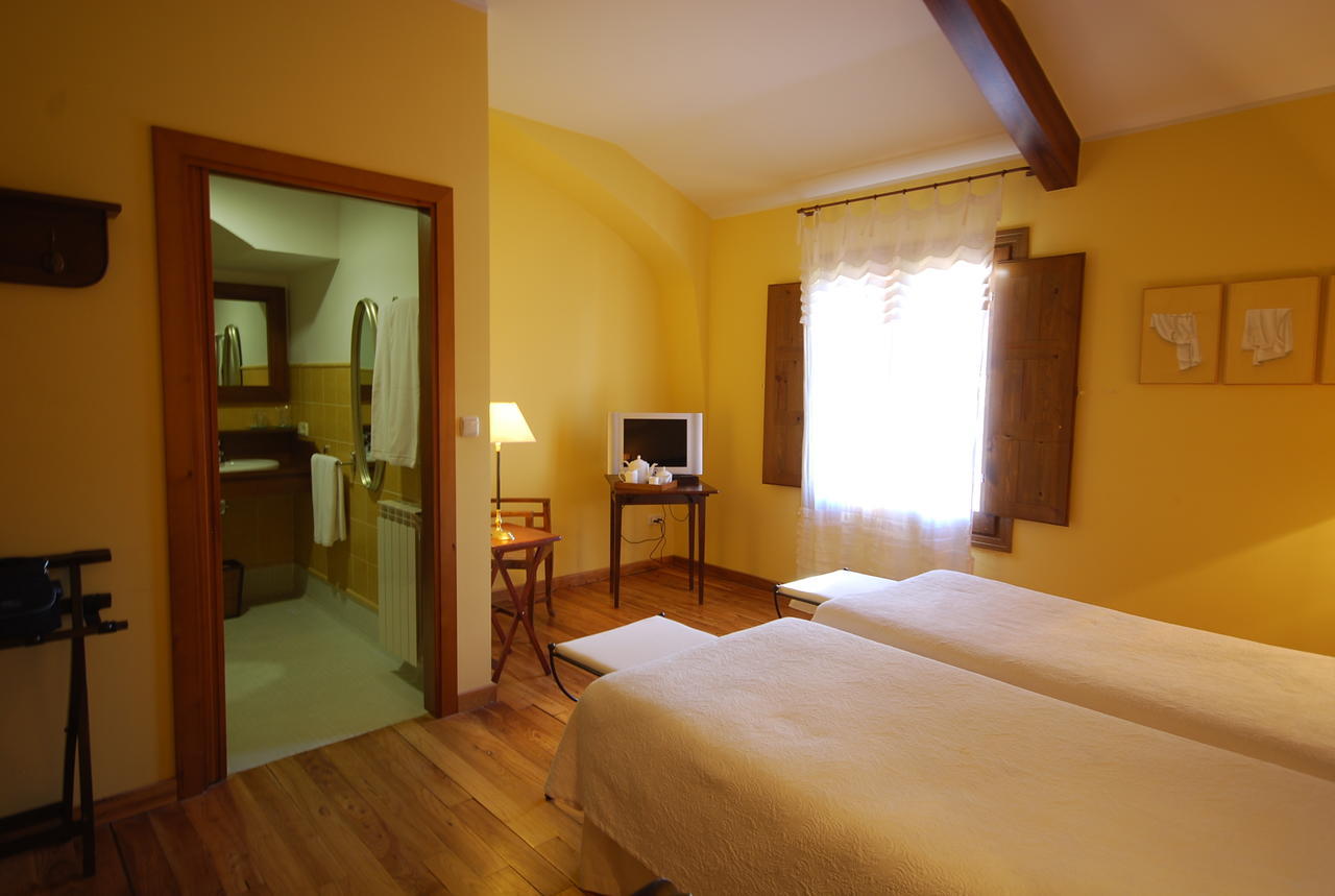 Hotel Del Verde Al Amarillo Penasrubias de Piron Esterno foto