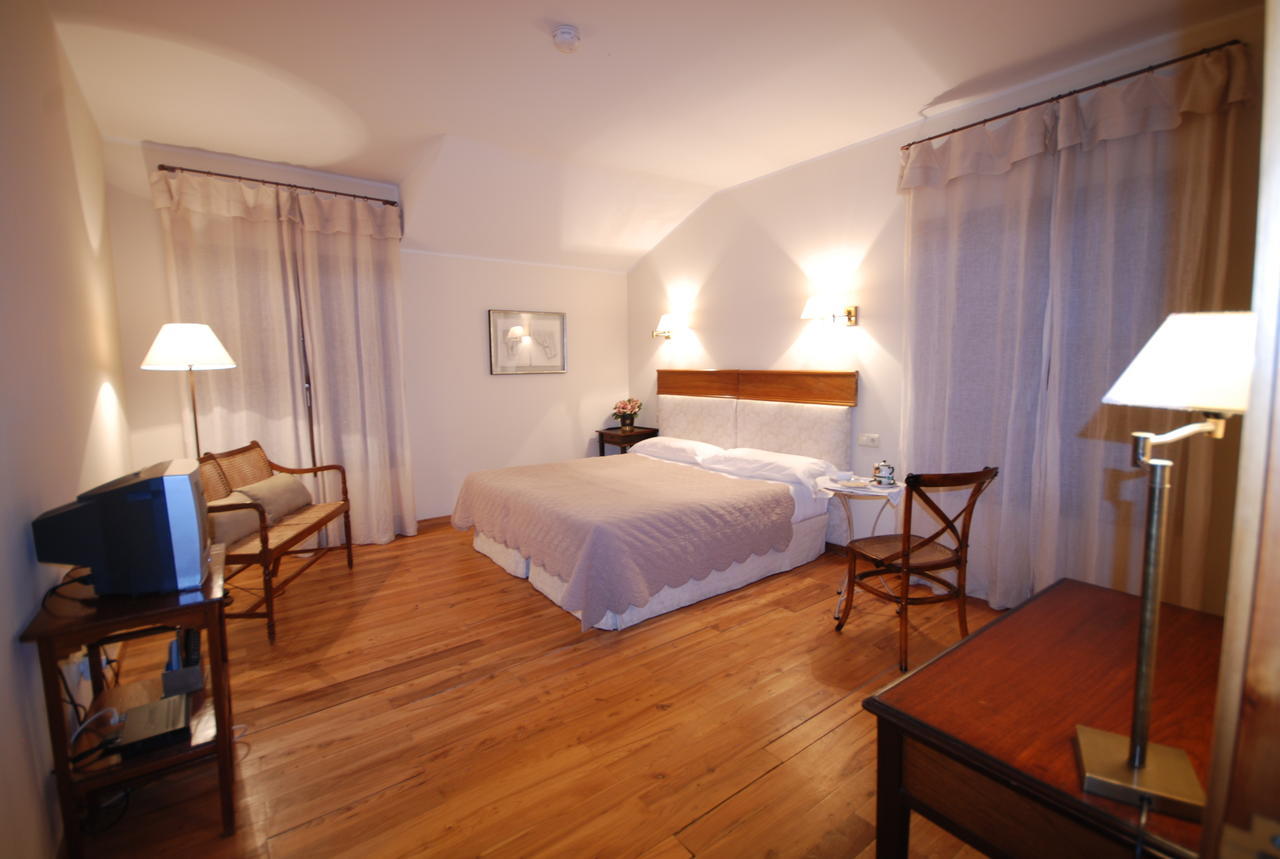 Hotel Del Verde Al Amarillo Penasrubias de Piron Esterno foto